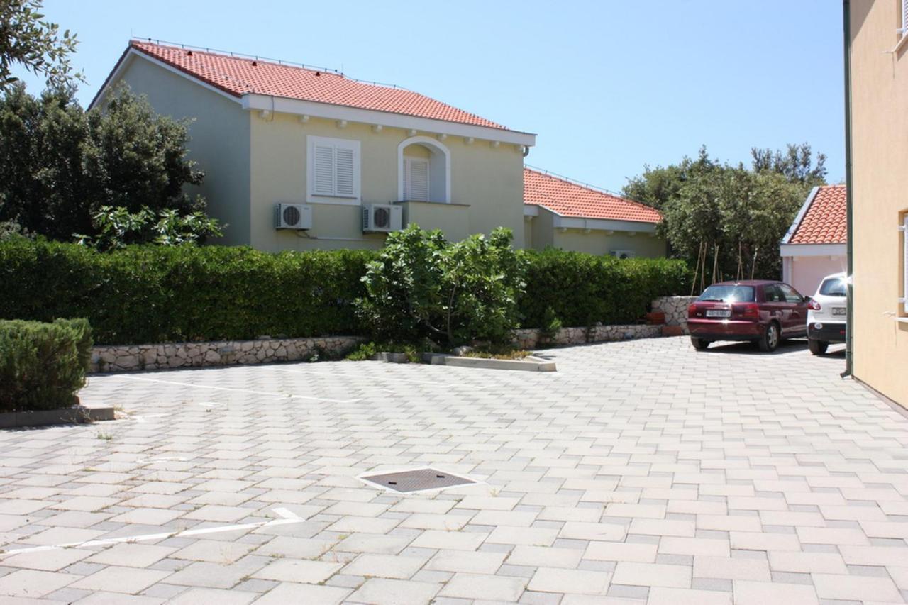 Apartments Jtv Simuni Kolan Exterior foto
